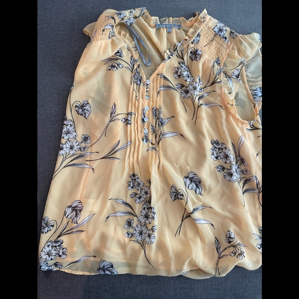 Daniel Rainn Yellow flowered tank top size L